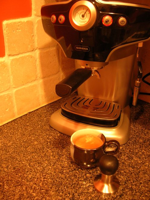 Uniformly applied pressure helps produce a robust crema